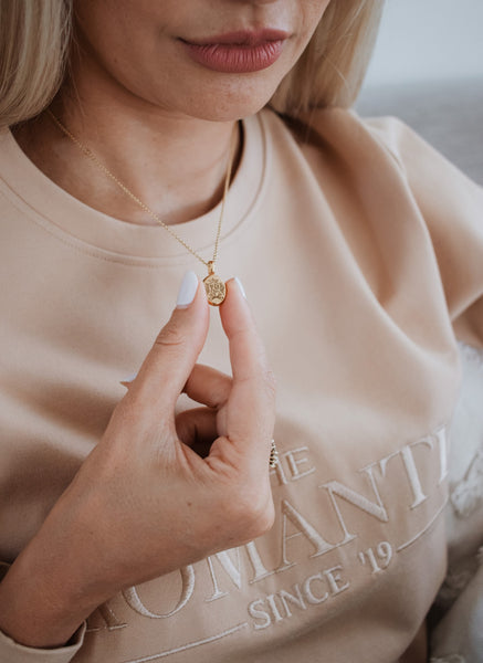 Oval Customisable Crest Pendant in Gold