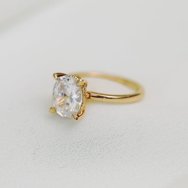 Nayeli Oval Moissanite Ring In Gold