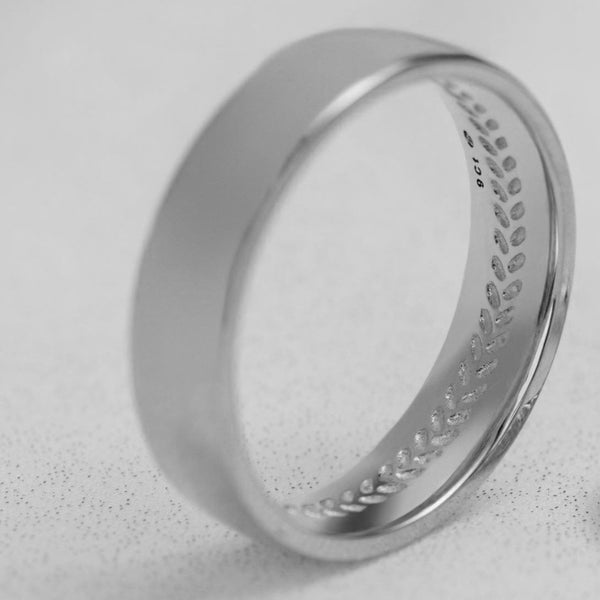 Beau Weaved Band In White Gold