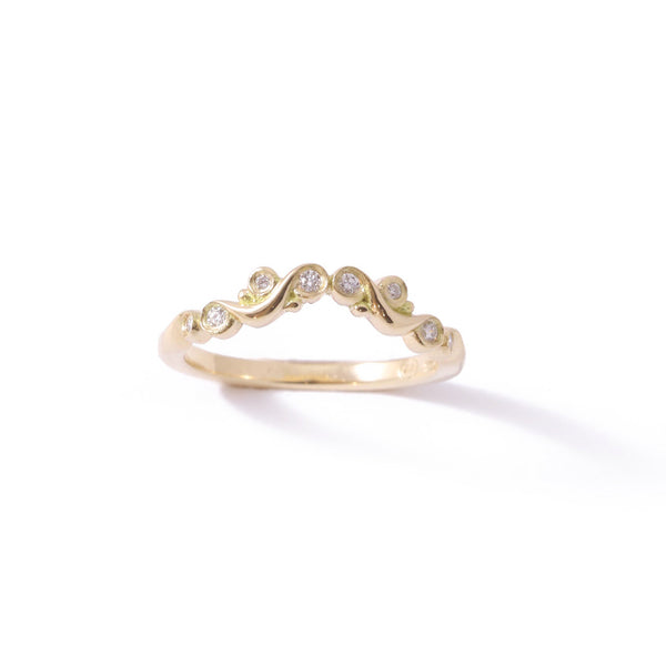 Scroll Curved Band In 9ct Yellow Gold