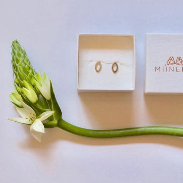 Leaf Earrings In Silver