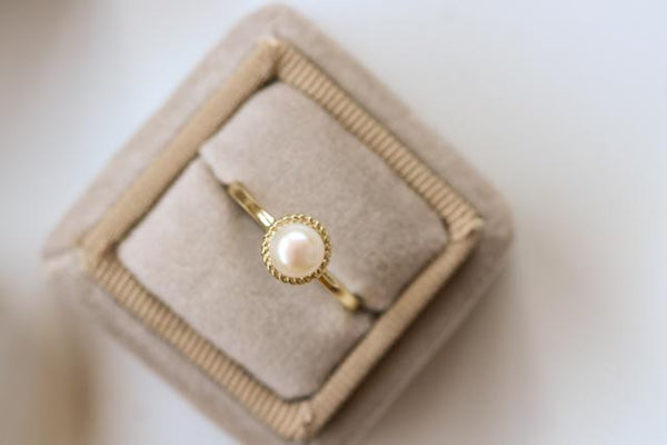 Grace Woven Pearl Ring In Gold