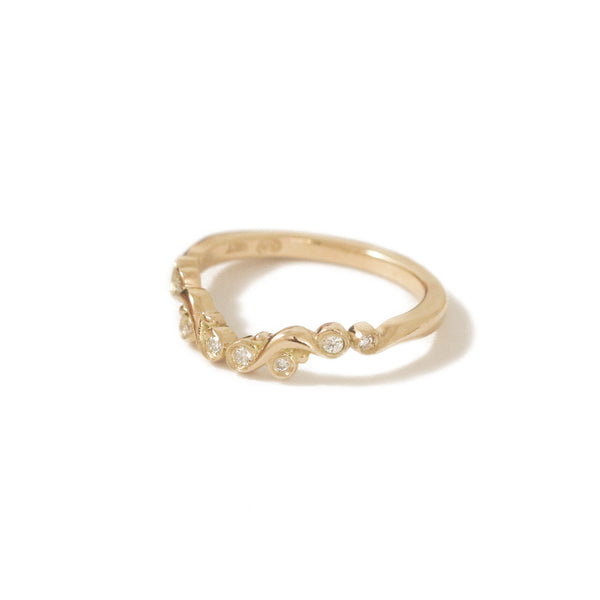 Scroll Curved Band In 9ct Yellow Gold