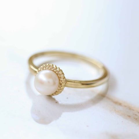 Grace Woven Pearl Ring In Gold