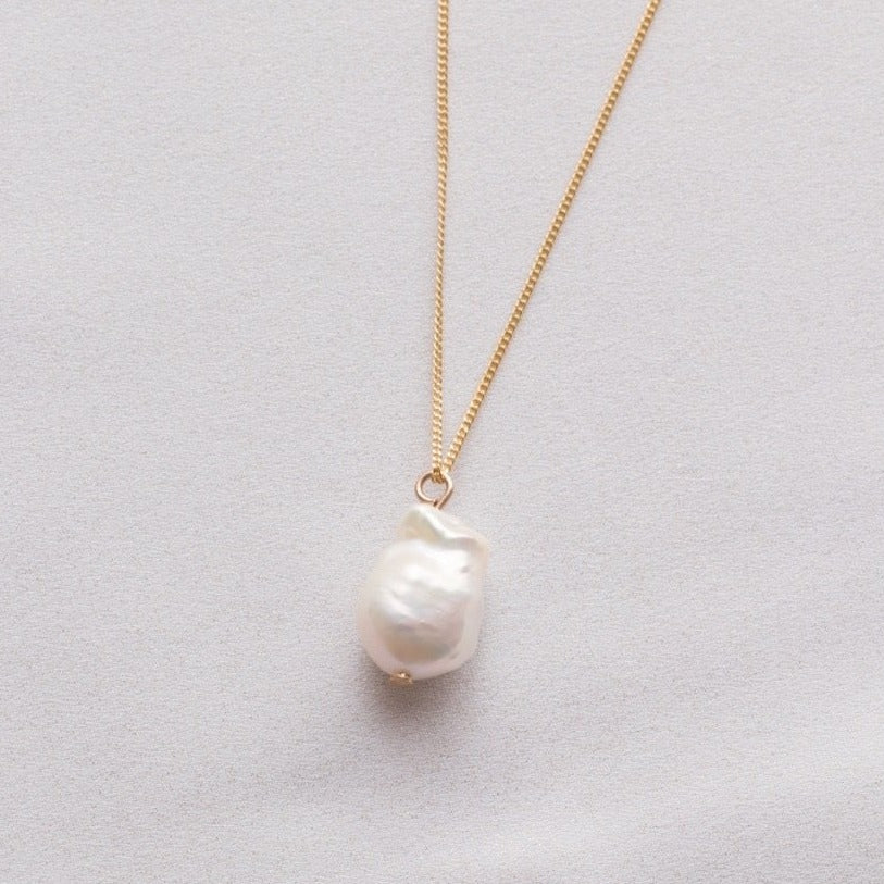 Small Pearl of a Great Price Pendant In Gold