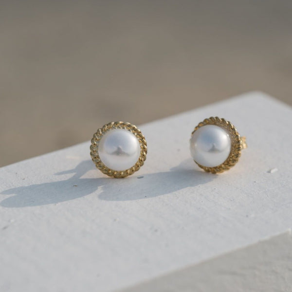 Grace Woven Pearl Studs In Gold